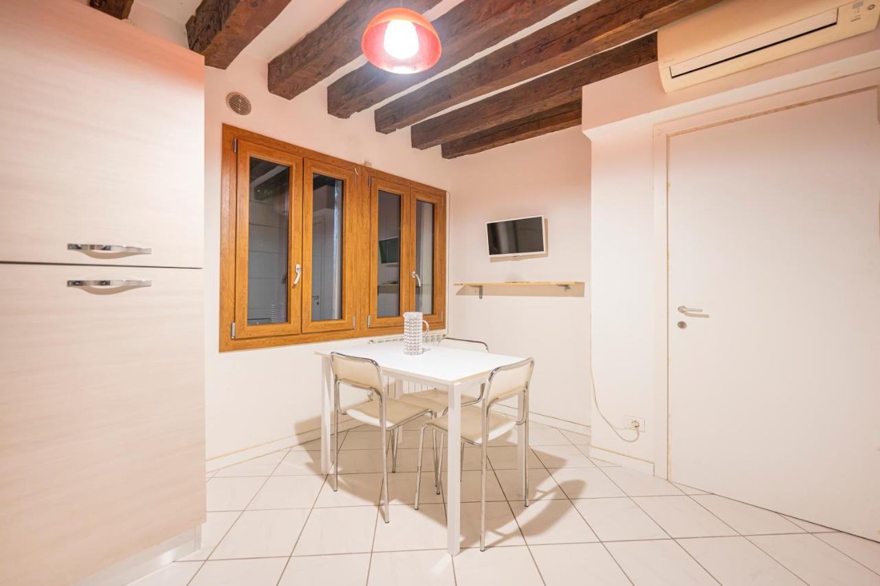 San Marco Suite - 5 Min From San Marco Венеция Экстерьер фото
